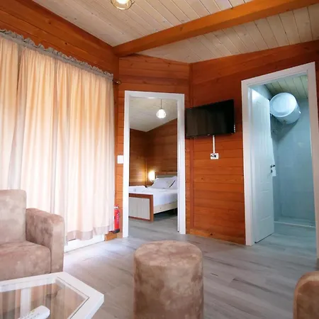 Resort Bujtina E Muriqit