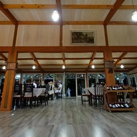 Bujtina E Muriqit Resort Zogaji