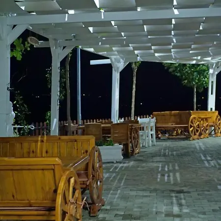 Resort Bujtina E Muriqit *