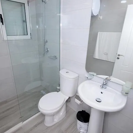 Resort Bujtina E Muriqit