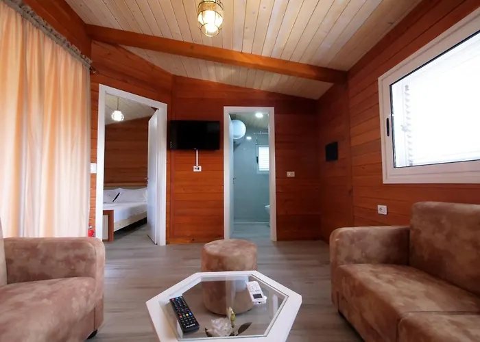 Bujtina E Muriqit Resort