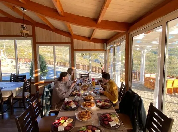 Bujtina E Muriqit Resort Zogaji