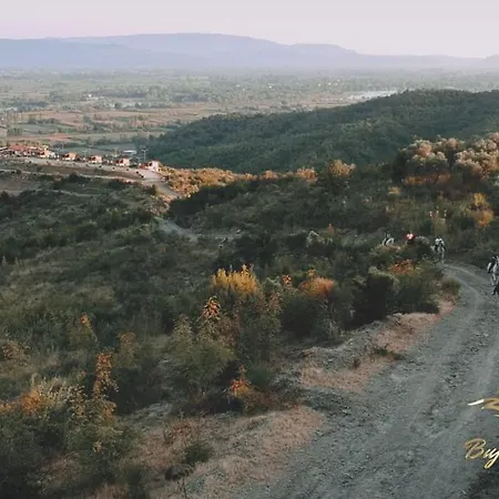 Bujtina E Muriqit Rezort Zogaji